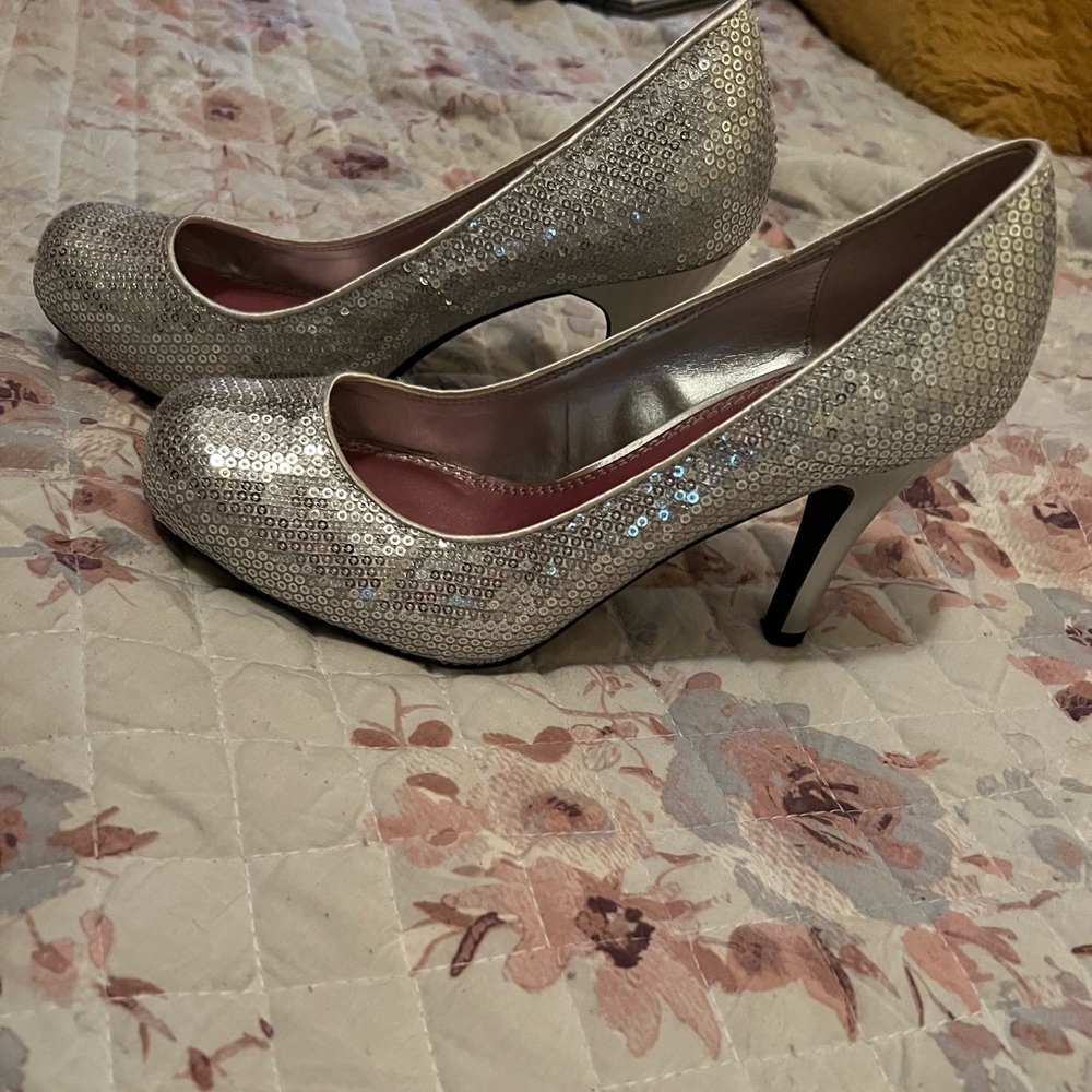 Sequin pumps size 8